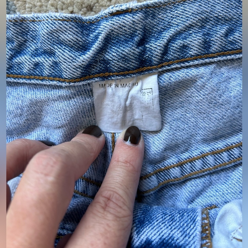 Vintage 1990’s High Rise Straight Leg Light Wash Jeans size 6p (26”x28”) - Picture 4 of 14